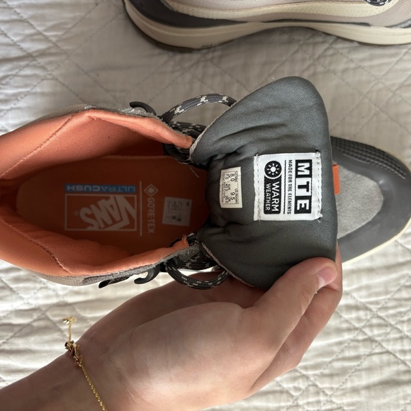 Vans UltraRange EXO Hi Gore-Tex MTE-2 hiking boots. Men’s 8 / Women’s 9.5 main image 7